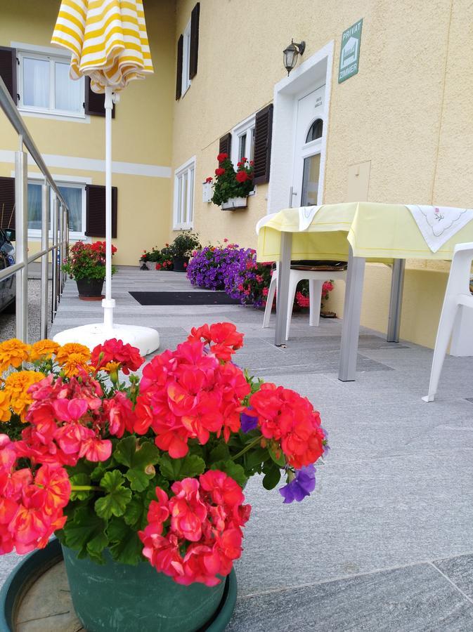 Haus Amalia Bed & Breakfast Strobl
